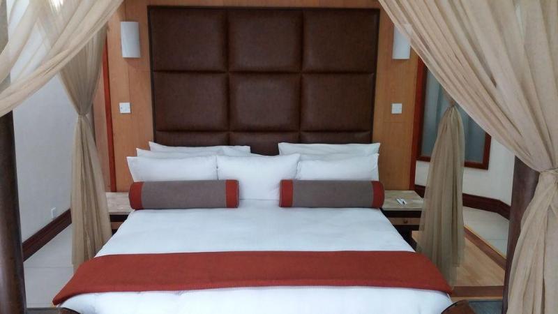 Cresta Mowana Safari Lodge Kasane Exterior foto